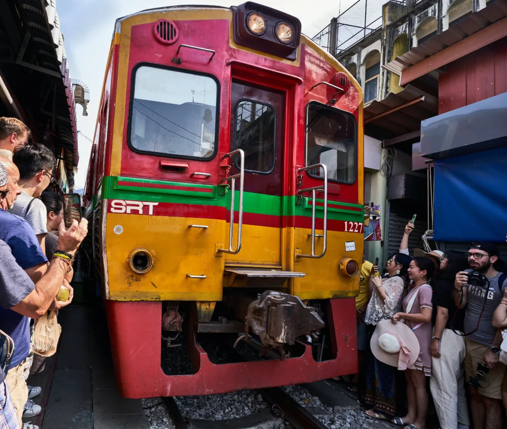 Maeklong Railway How to Go