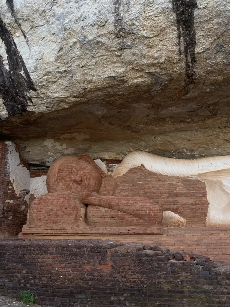 Pidurangala Rock Reclining Buddha