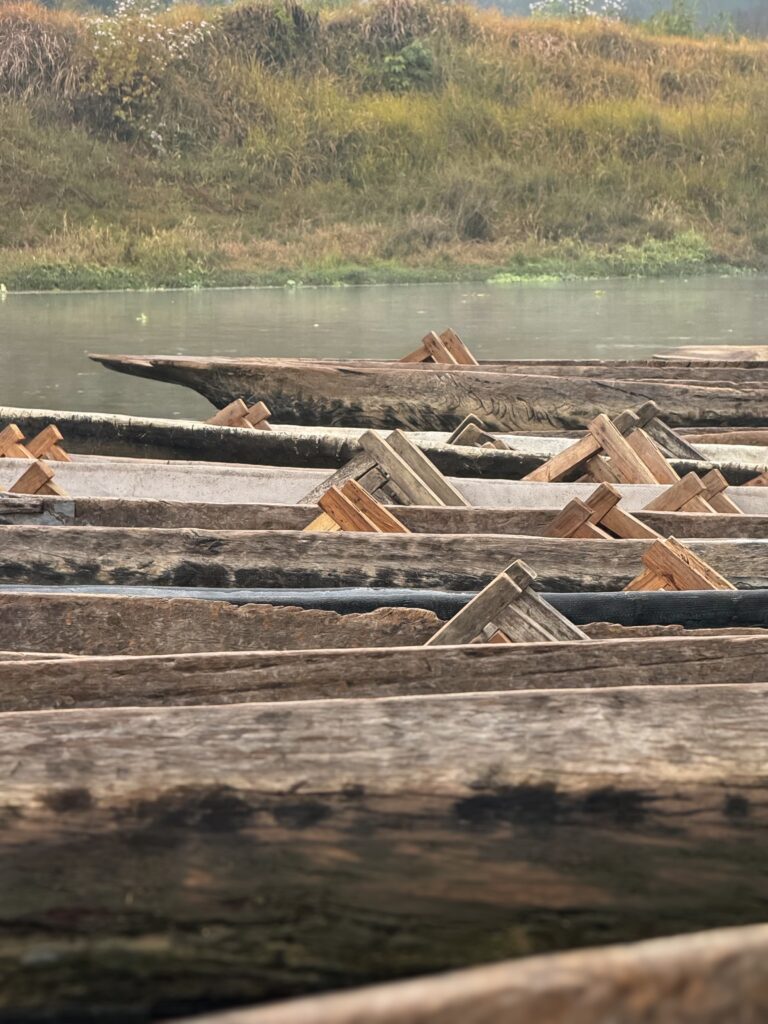 Canoe Chitwan