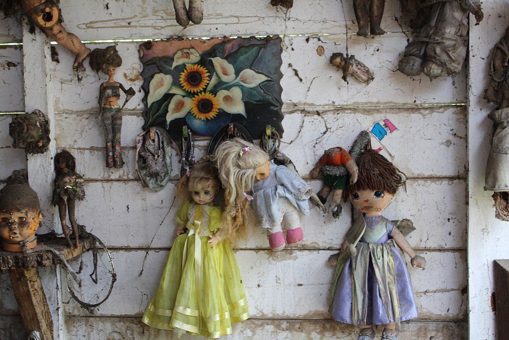 Island of Dolls